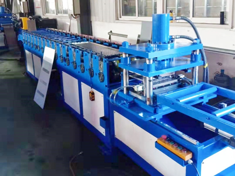 倉儲(chǔ)貨架生產(chǎn)設(shè)備有哪些